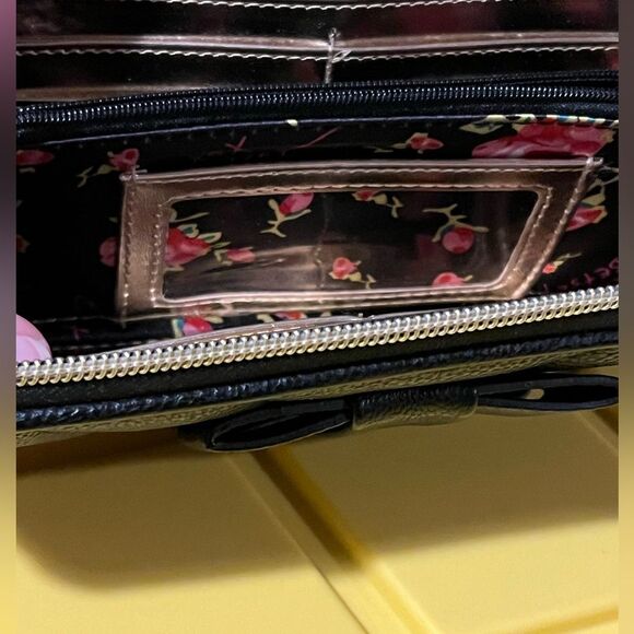 Betsey Johnson Quilted Wallet - Picture 5 of 6